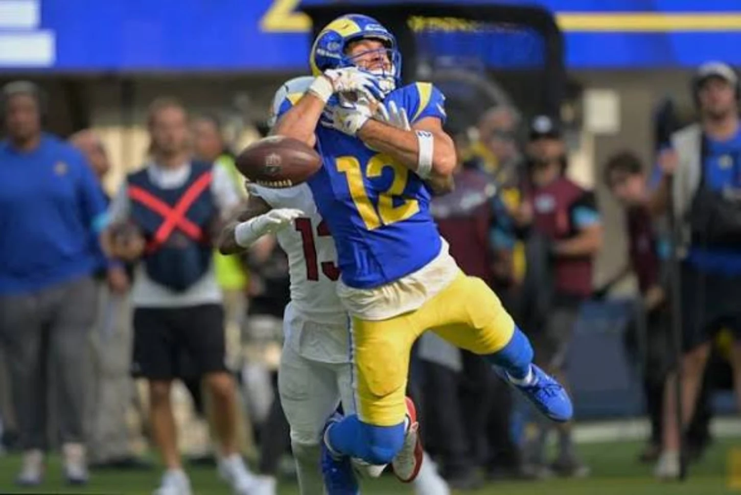 Los Angeles Rams receiver makes a contested catch against Arizona