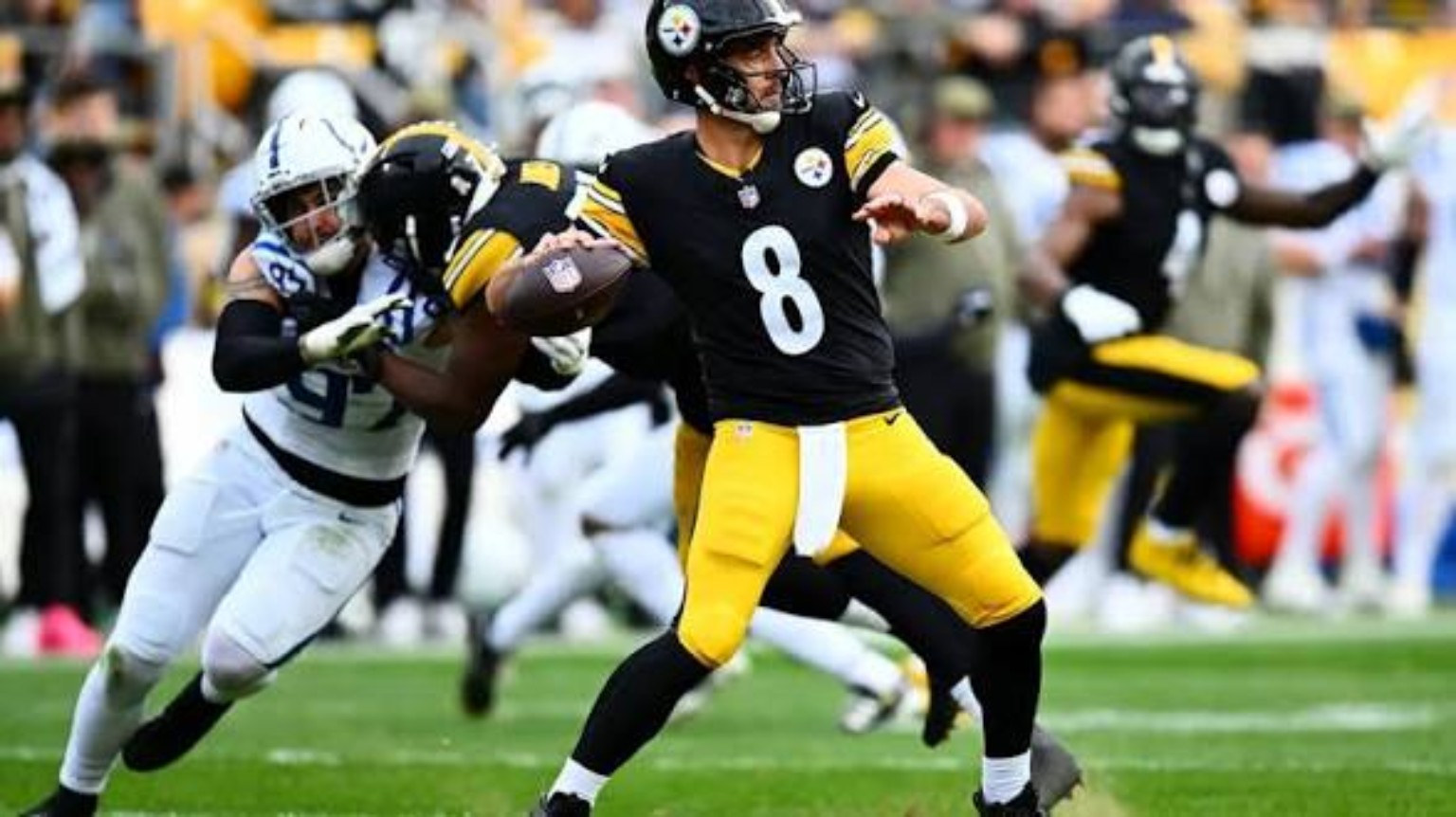 User-supplied NFL action photograph of a Steelers quarterback