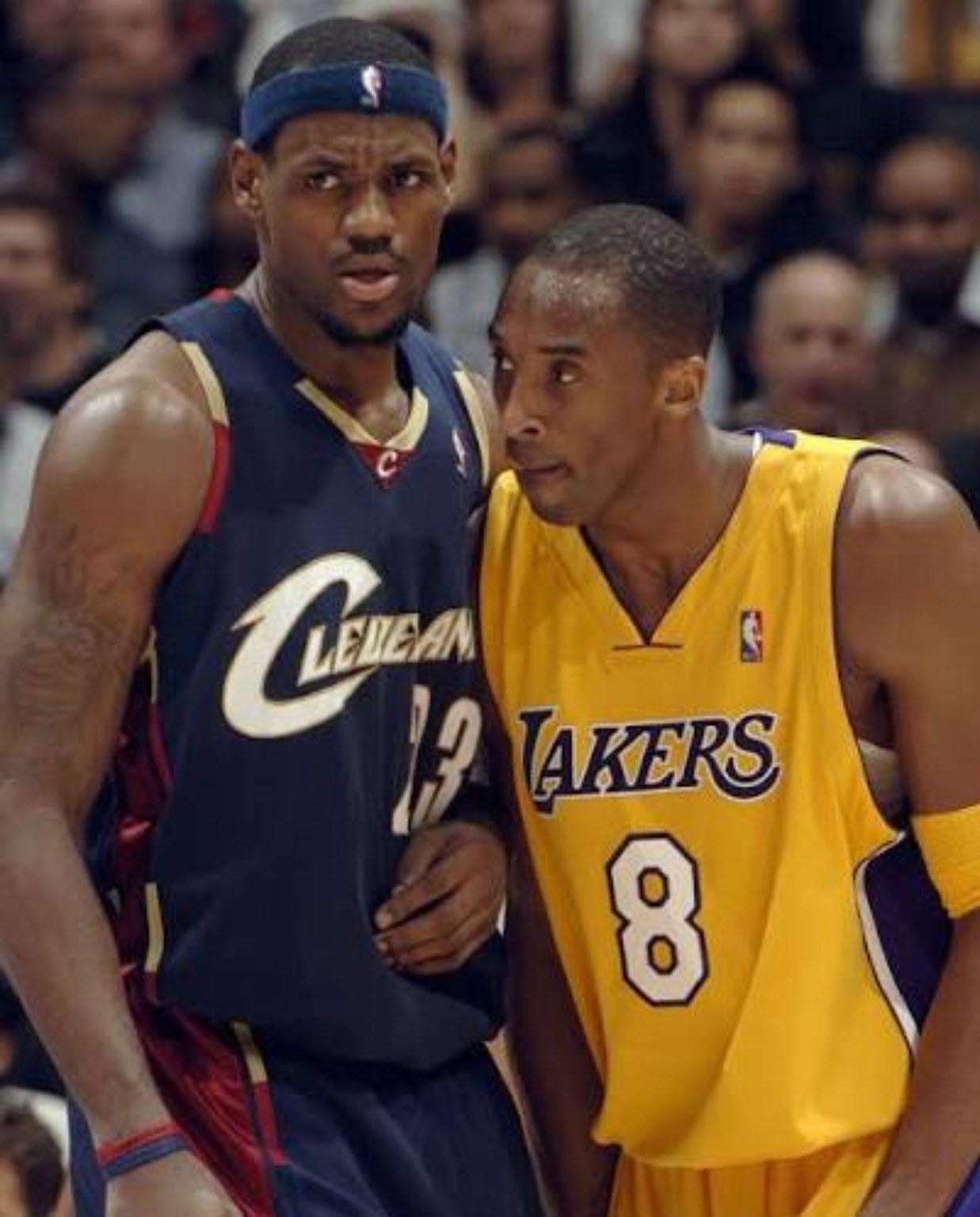 Kobe Bryant and LeBron James on the court during the 2005-06 NBA season